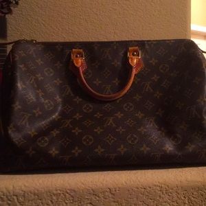 💎✨SPEEDY 40✨💎 Authentic Louis Vuitton Hand Bag!
